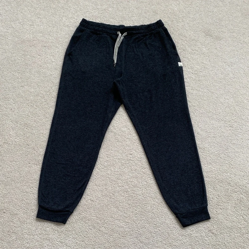 Vuori Women’s Dark Gray Jogger Sweatpants with Contrast Drawstring - Picture 1 of 13